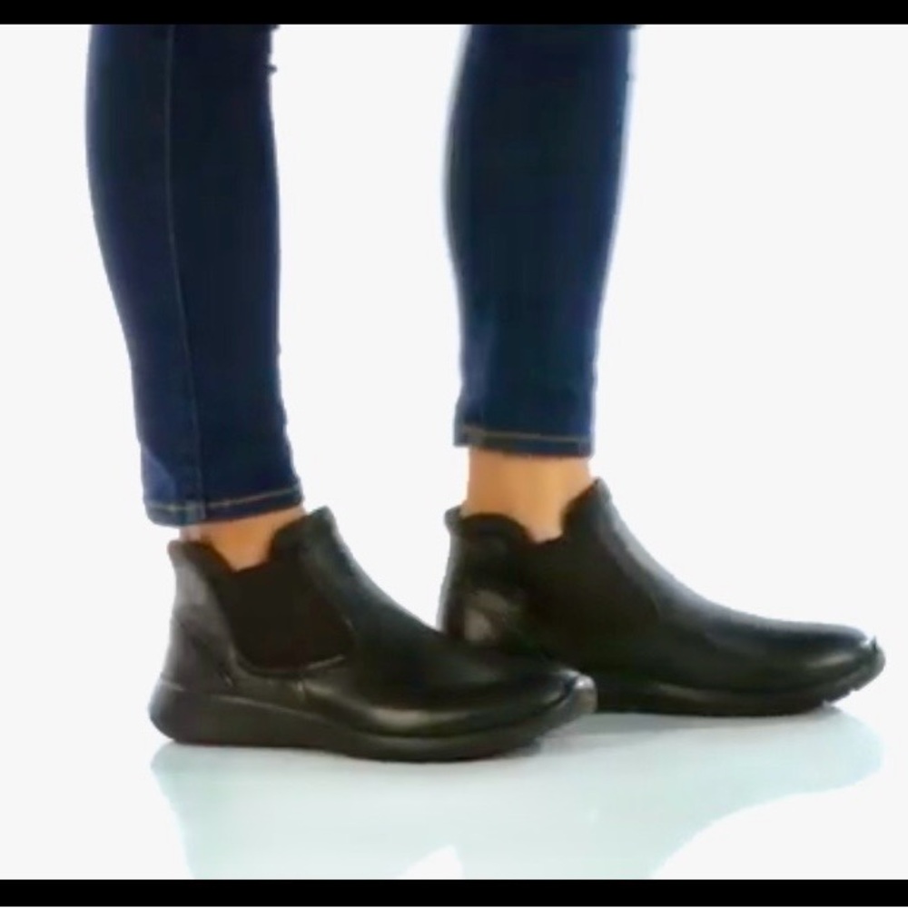 Ecco 5 Low Chelsea Women's Black Slip-On Leathers Slip-On Comfort Boots